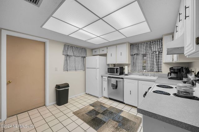 1 FARRINGTON Lane, Palm Coast, FL 32137