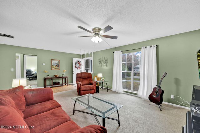 1 FARRINGTON Lane, Palm Coast, FL 32137