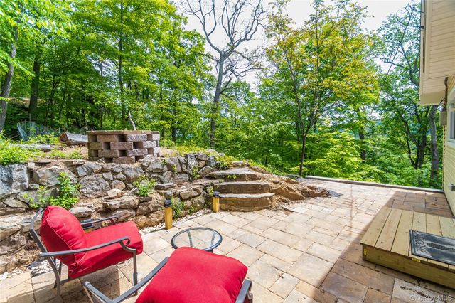71 Deer Trail N, Greenwood Lake, NY 10925