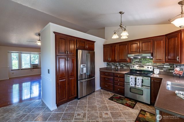 7026 66th Avenue NE, Marysville, WA 98270