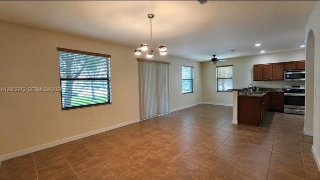 8890 W 33rd Ave, Hialeah, FL 33018