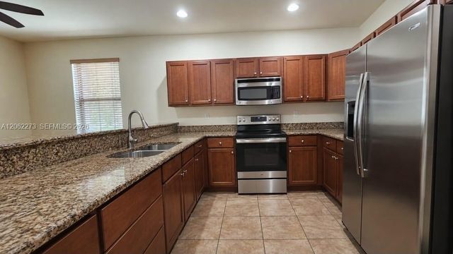 8890 W 33rd Ave, Hialeah, FL 33018