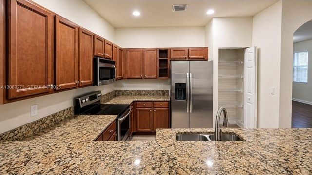 8890 W 33rd Ave, Hialeah, FL 33018