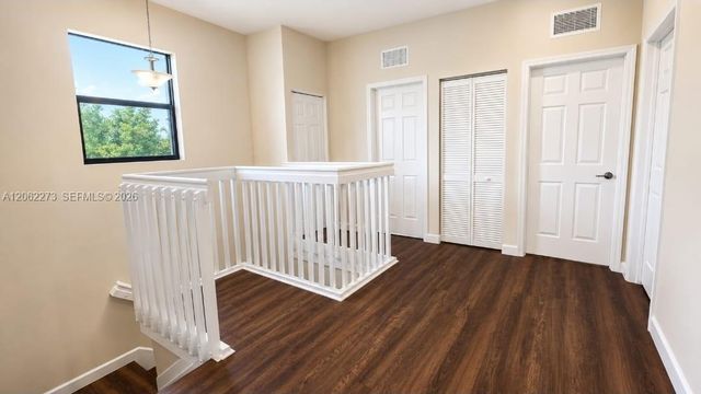 8890 W 33rd Ave, Hialeah, FL 33018