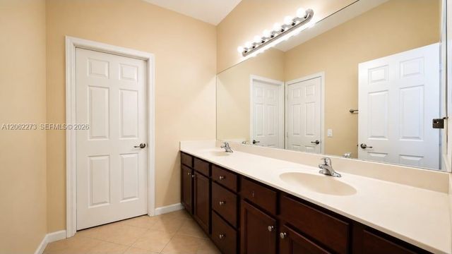 8890 W 33rd Ave, Hialeah, FL 33018