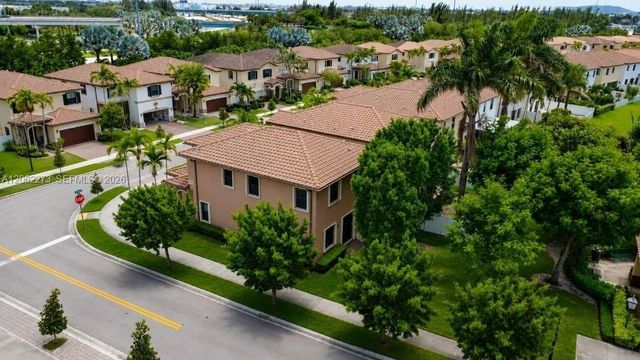 8890 W 33rd Ave, Hialeah, FL 33018