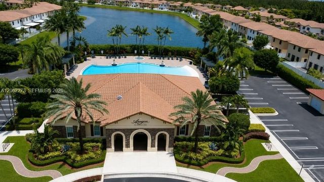 8890 W 33rd Ave, Hialeah, FL 33018