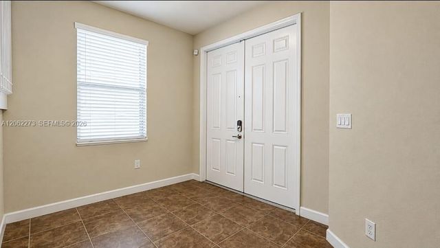 8890 W 33rd Ave, Hialeah, FL 33018