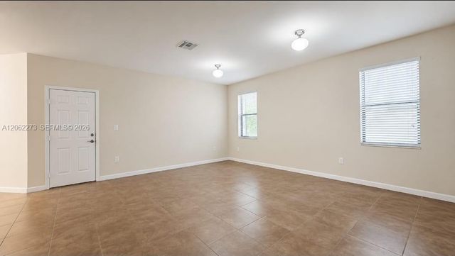 8890 W 33rd Ave, Hialeah, FL 33018