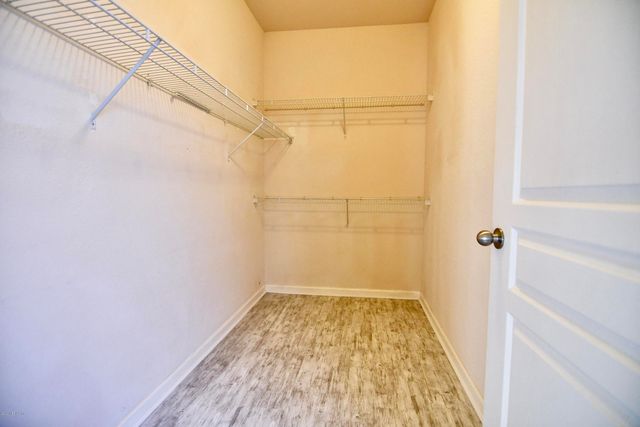 8290 GATE Parkway 137, Jacksonville, FL 32216