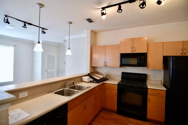 8290 GATE Parkway 137, Jacksonville, FL 32216