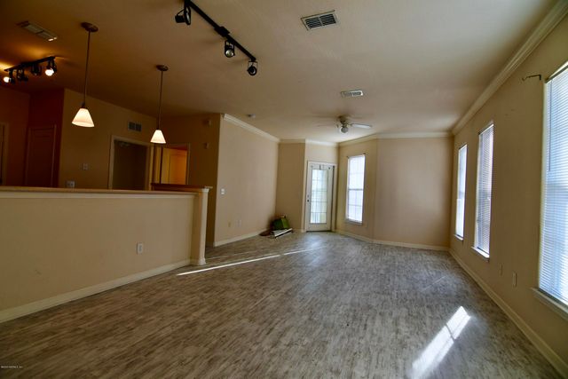 8290 GATE Parkway 137, Jacksonville, FL 32216