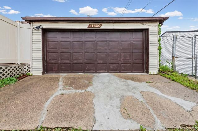 17500 Pennington Drive, Detroit, MI 48221