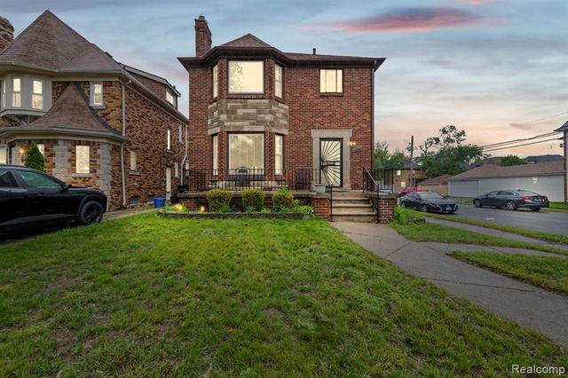 17500 Pennington Drive, Detroit, MI 48221