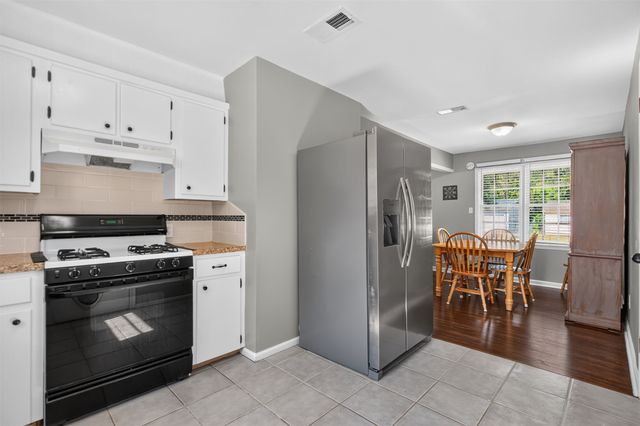 3407 S Walnut Creek Drive, Sand Springs, OK 74063