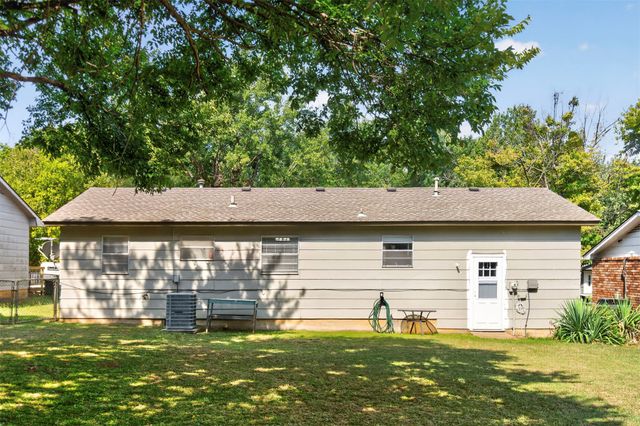 3407 S Walnut Creek Drive, Sand Springs, OK 74063
