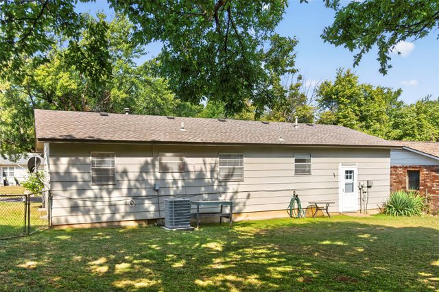 3407 S Walnut Creek Drive, Sand Springs, OK 74063