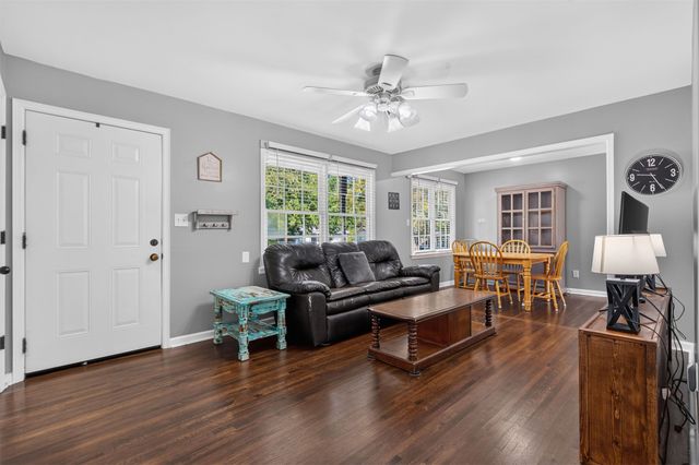 3407 S Walnut Creek Drive, Sand Springs, OK 74063