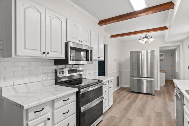 1820 W Lake Drive NW, Cleveland, TN 37312