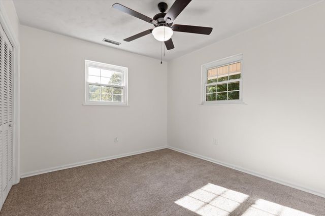 1820 W Lake Drive NW, Cleveland, TN 37312