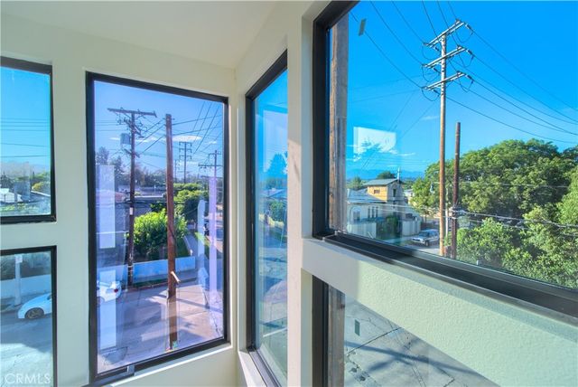2676 Newell Street, Los Angeles, CA 90039