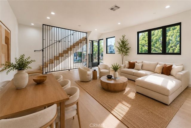 2676 Newell Street, Los Angeles, CA 90039