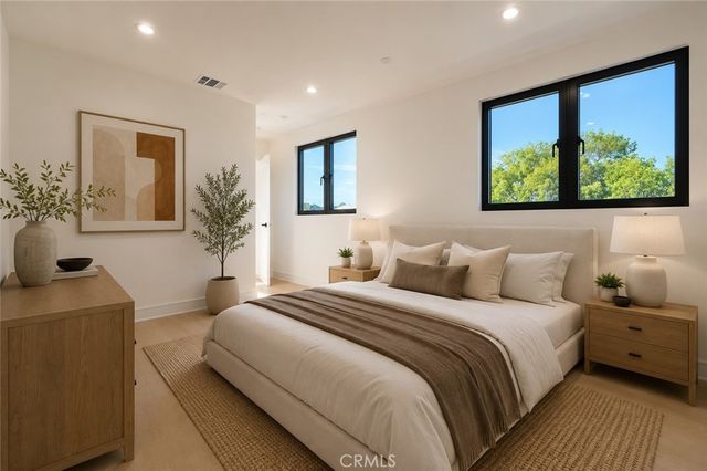 2676 Newell Street, Los Angeles, CA 90039