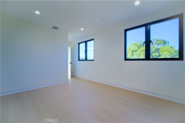 2676 Newell Street, Los Angeles, CA 90039