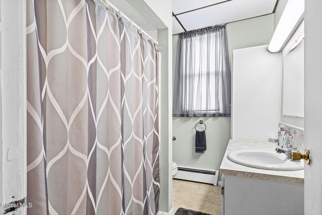 430 8th Avenue, Troy, NY 12182