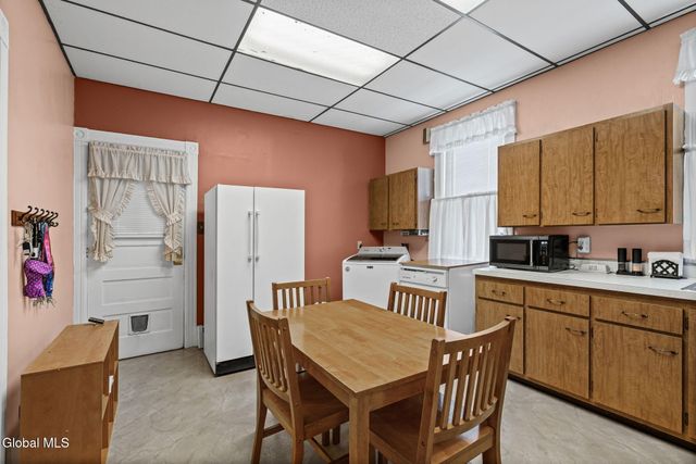430 8th Avenue, Troy, NY 12182