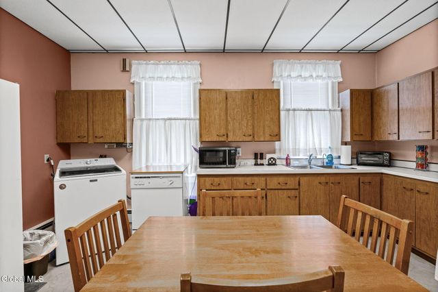 430 8th Avenue, Troy, NY 12182