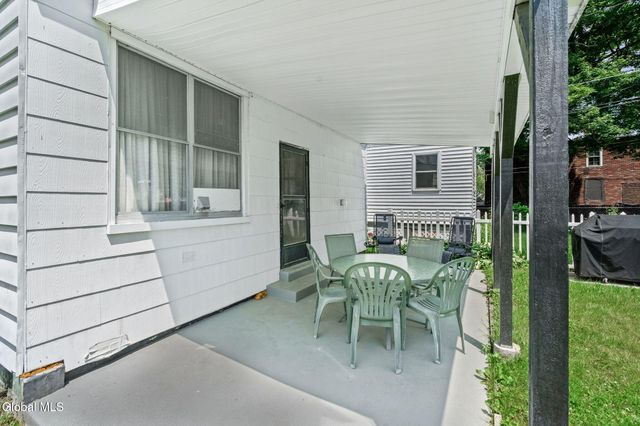 430 8th Avenue, Troy, NY 12182