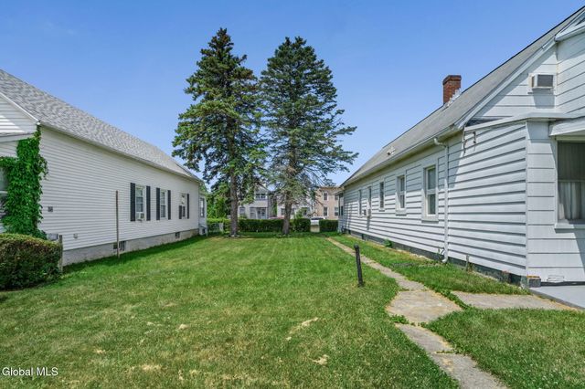 430 8th Avenue, Troy, NY 12182