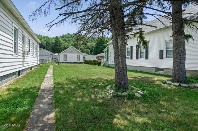 430 8th Avenue, Troy, NY 12182