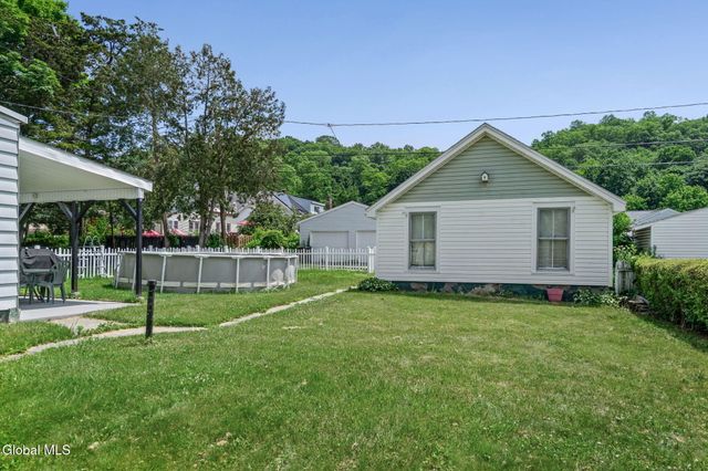 430 8th Avenue, Troy, NY 12182