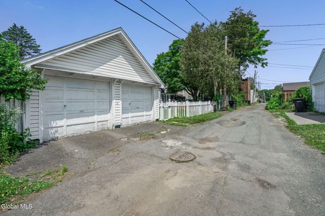 430 8th Avenue, Troy, NY 12182
