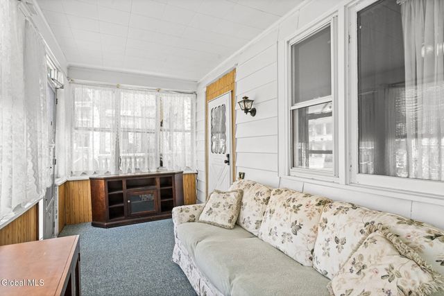 430 8th Avenue, Troy, NY 12182