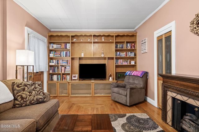 430 8th Avenue, Troy, NY 12182