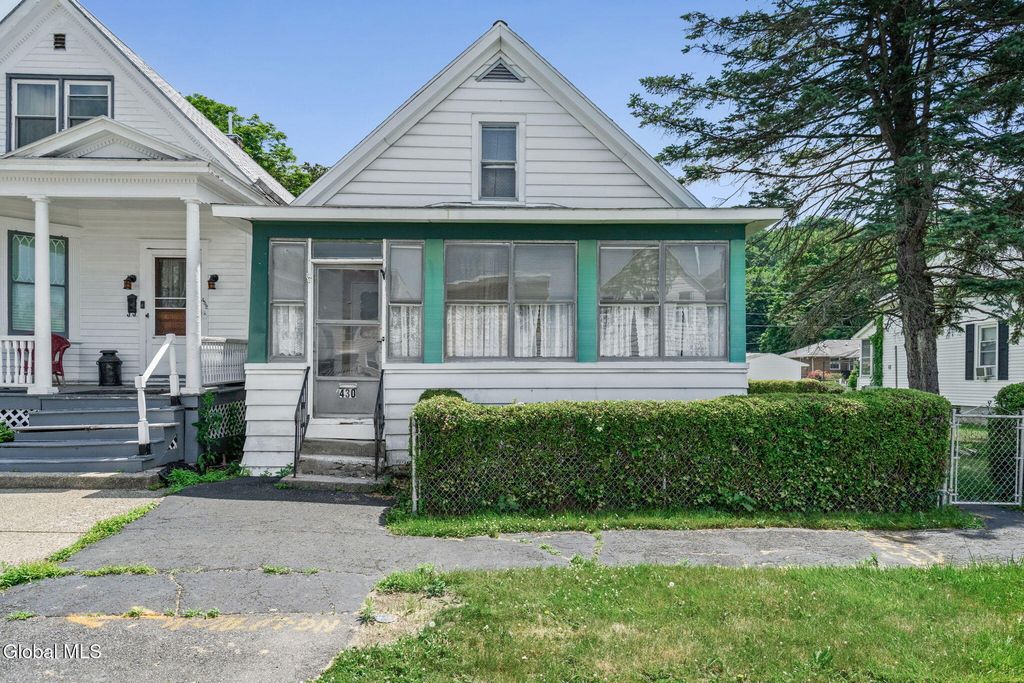 430 8th Avenue, Troy, NY 12182