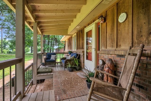 830 Hadley Rd, Clarksville, TN 37042