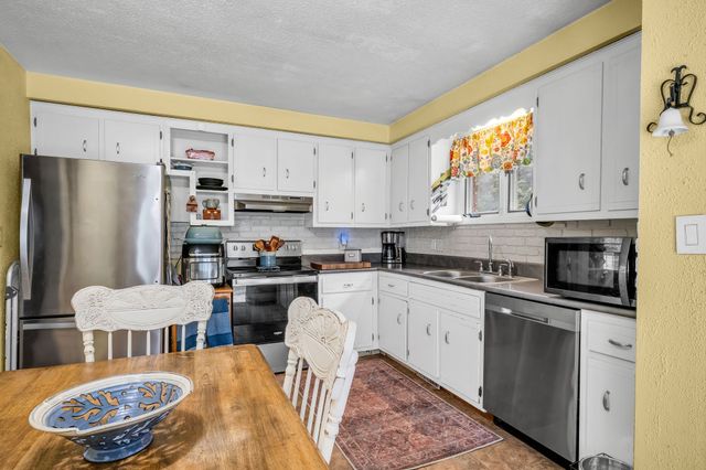 830 Hadley Rd, Clarksville, TN 37042