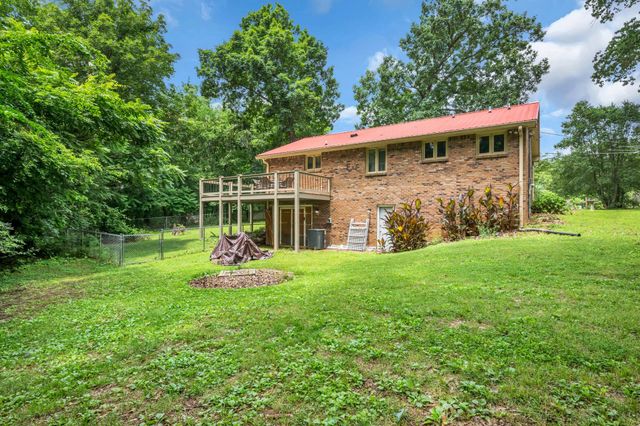 830 Hadley Rd, Clarksville, TN 37042