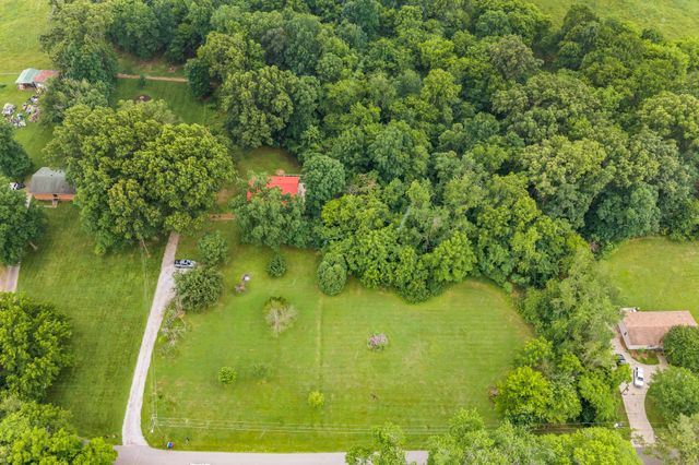 830 Hadley Rd, Clarksville, TN 37042