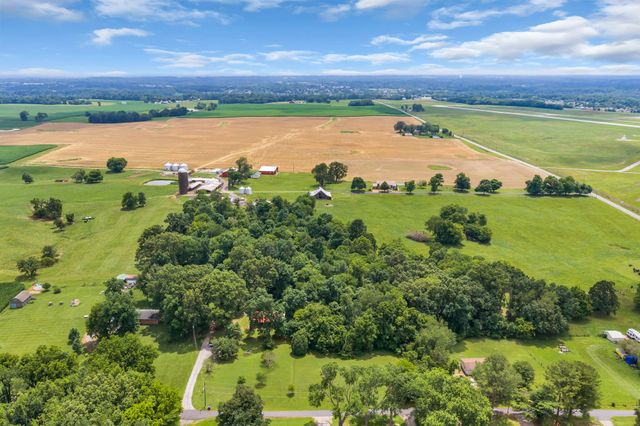 830 Hadley Rd, Clarksville, TN 37042