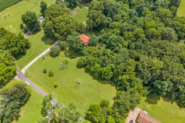 830 Hadley Rd, Clarksville, TN 37042
