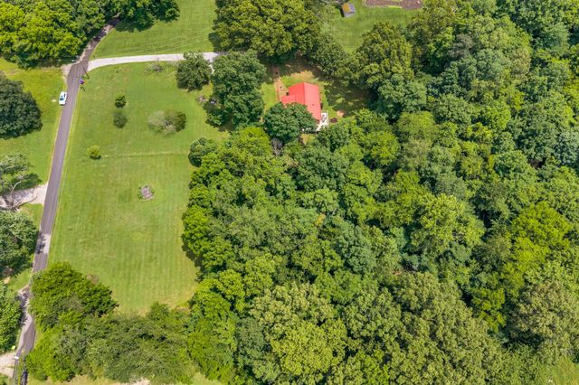 830 Hadley Rd, Clarksville, TN 37042