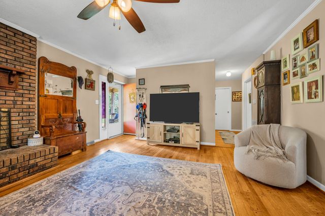830 Hadley Rd, Clarksville, TN 37042