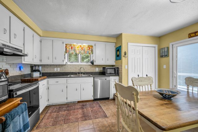 830 Hadley Rd, Clarksville, TN 37042