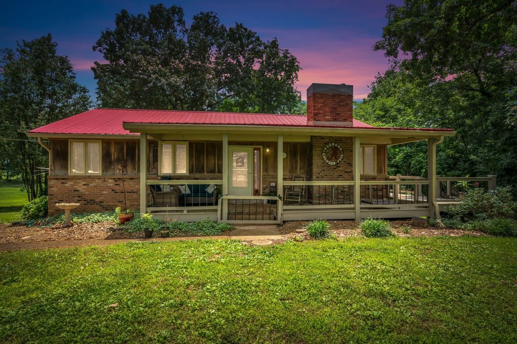 830 Hadley Rd, Clarksville, TN 37042