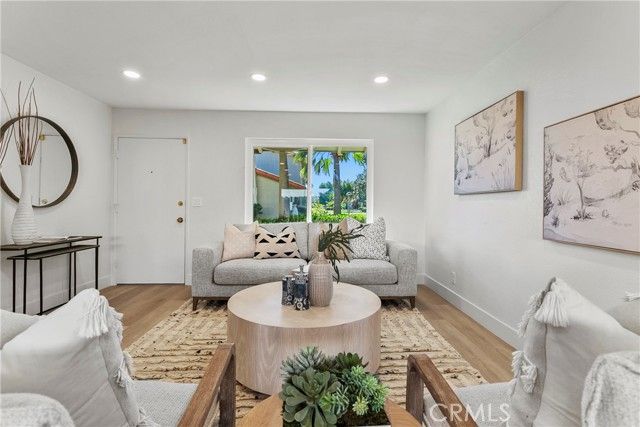 568 El Cabrillo, Placentia, CA 92870